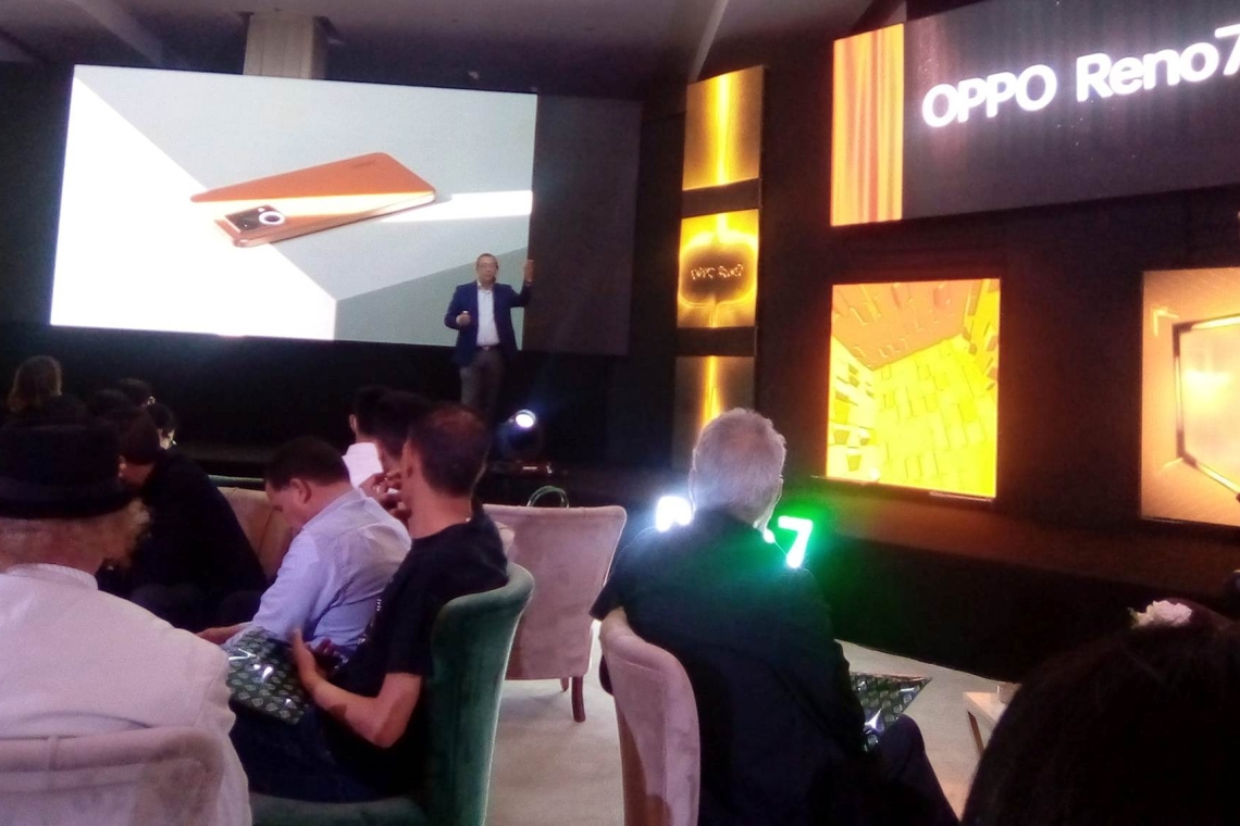 OPPO     تطلق   هاتفها الجديد    Reno7    في تونس