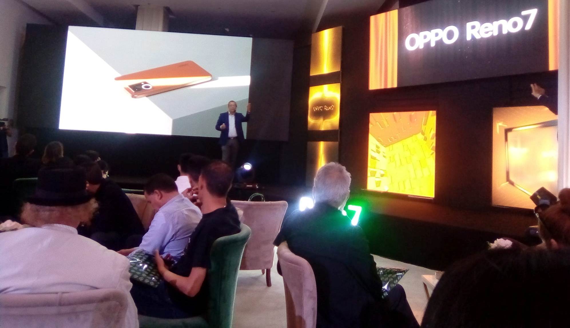 OPPO     تطلق   هاتفها الجديد    Reno7    في تونس