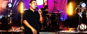 Cheb Mami chante ces racines à Hammamet et enflamme la foule