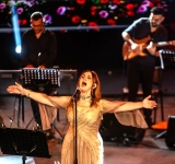 نبيهة كراولي  تختتم مهرجان الحمامات بليلة فنية رائقة