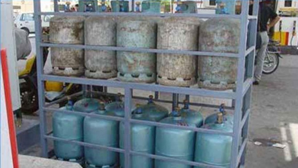 وزارة الصناعة تبحث  التزود بالغاز المنزلي في ظل تواصل الاضراب