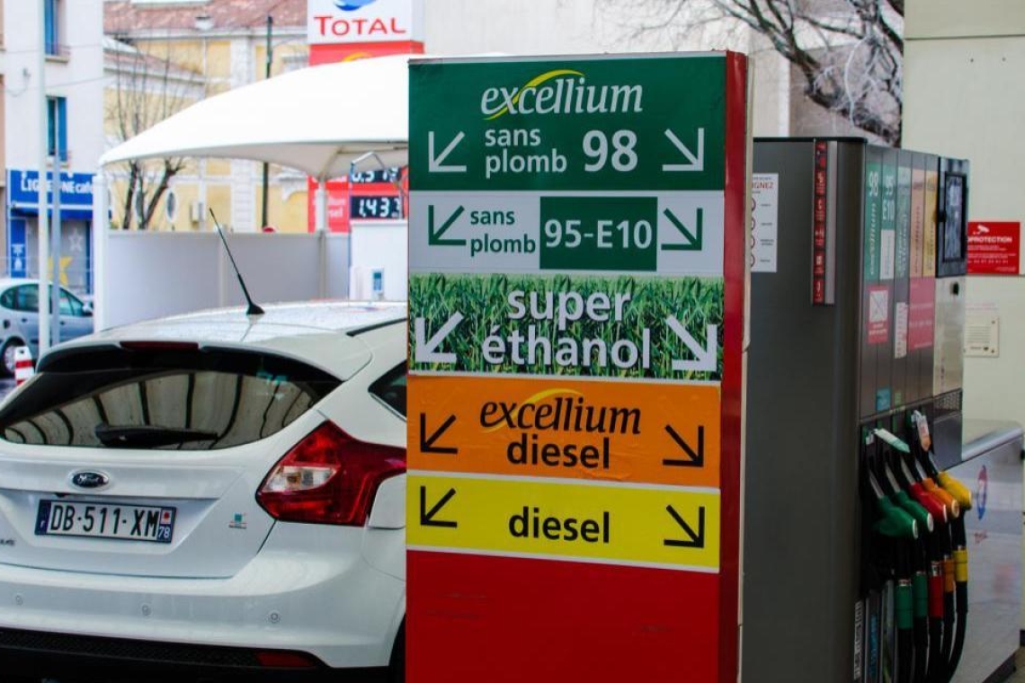 اجراءات حكومية فرنسية لمواجهة ارتفاع  أسعار الوقود